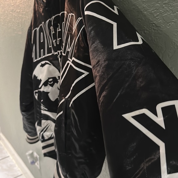 HEADGEAR CLASSICS - MALCOLM X POWER SATIN LONG SLEEVE BLACK AND WHITE JACKET - Picture 4 of 11